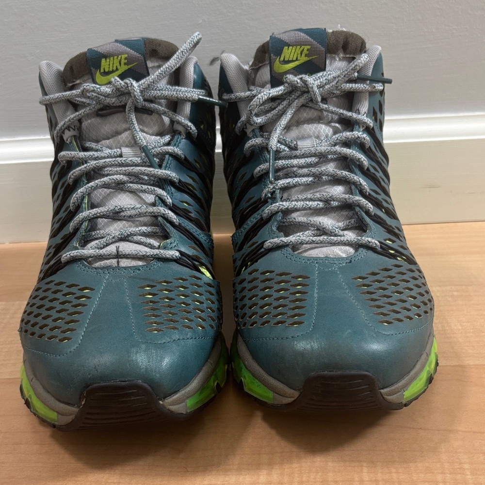 Nike Men's Teal and Gray Athletic Shoes with Lime Accents